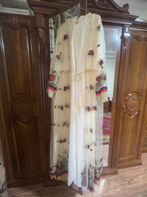 Abaya libosi- 1 mln ga olingan edi hozir 500 ming Abaya libosi- 1 mln ga olingan edi hozir 500 ming
