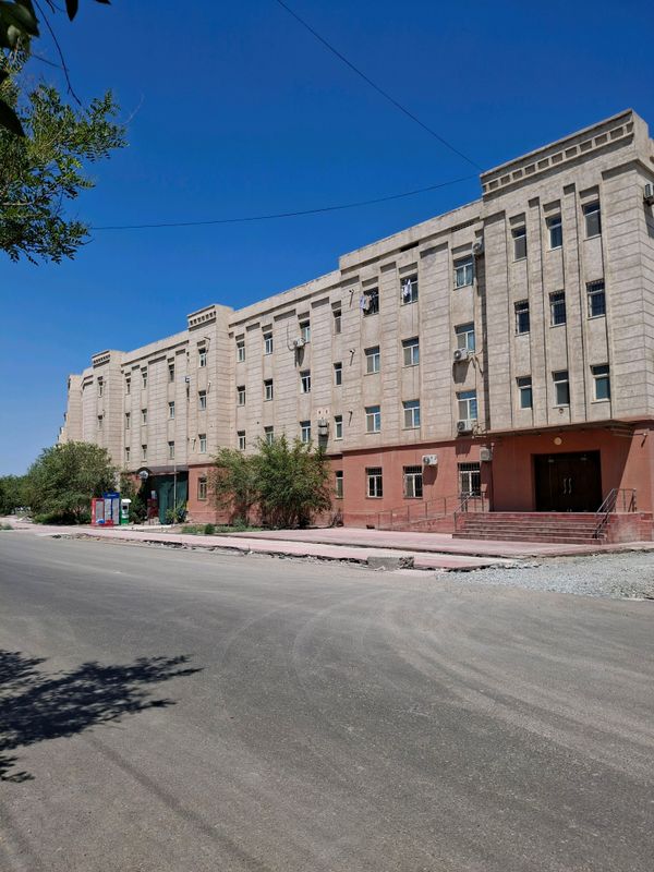 Urganch shaxri markazida 2 xonali kvartira sotilad