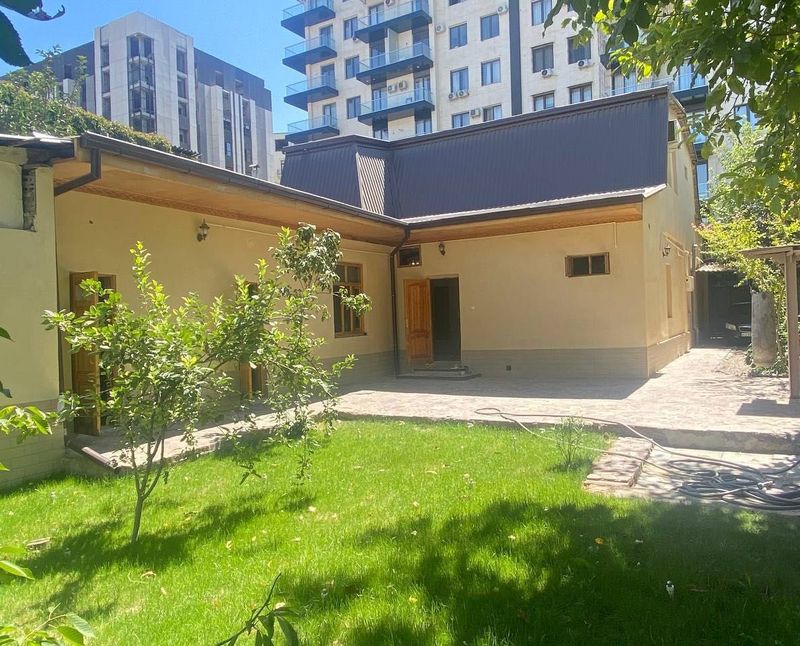 Сдаю свой ОТЛИЧНЫЙ участок 7 комнат,В ЦЕНТРЕ,2х этаж мансарда,3 сануз Сдаю свой ОТЛИЧНЫЙ участок 7 комнат,В ЦЕНТРЕ,2х этаж мансарда,3 сануз