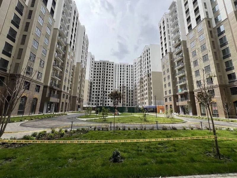 Срочно продаётся 2 ком Новостройка Ориентир Узбум Срочно продаётся 2 ком Новостройка Ориентир Узбум