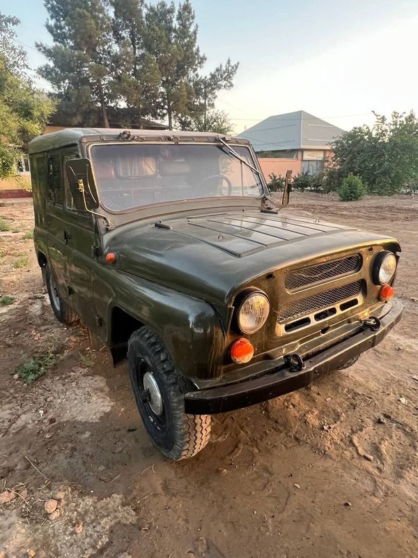 Uaz sotiladi antefirisda Uaz sotiladi antefirisda