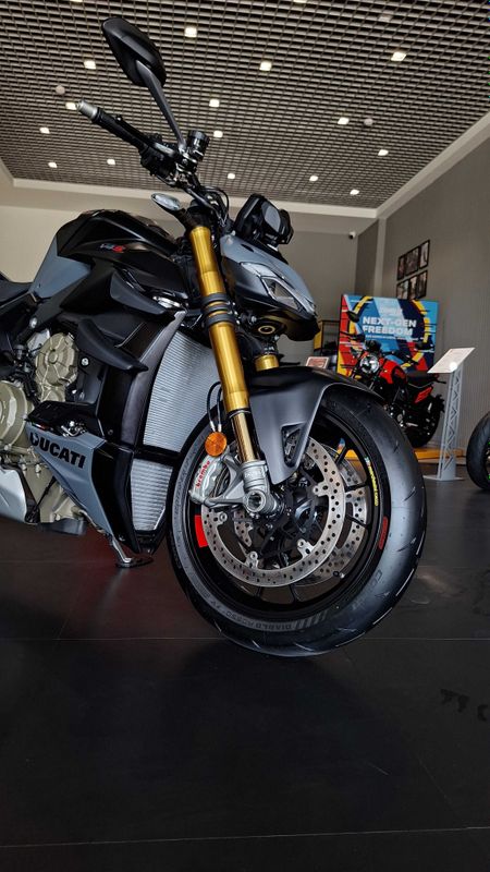 Ducati Streetfighter V4 S Grey Nero mototsikli Toshkentda Ducati Streetfighter V4 S Grey Nero mototsikli Toshkentda