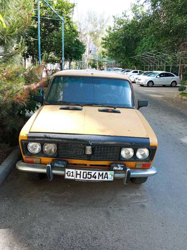 Vaz 2103 sotiladi. 1979