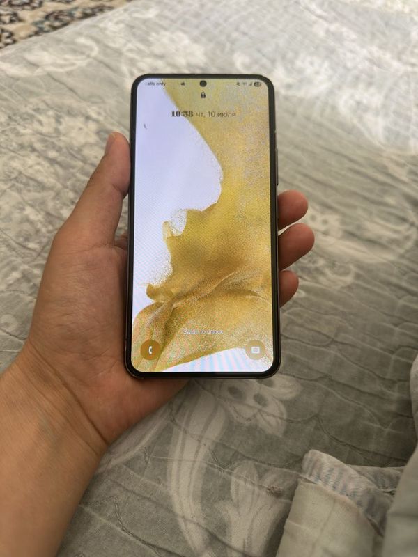Самсунг S22 yaxshi xolatda Самсунг S22 yaxshi xolatda
