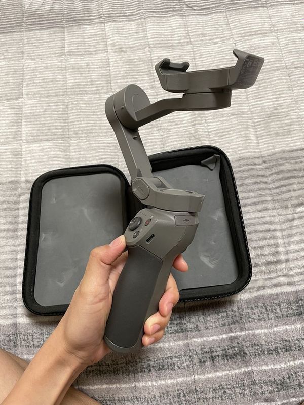 Стабилизатор для смартфона DJI Osmo Mobile 3 Combo 42274, Дубай