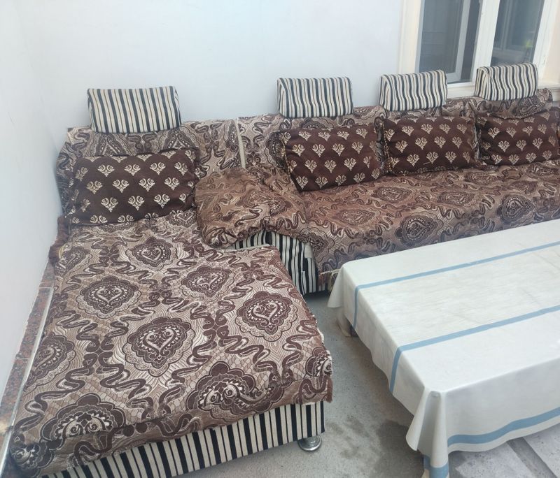 Yumshoq divan isfatli Yumshoq divan isfatli