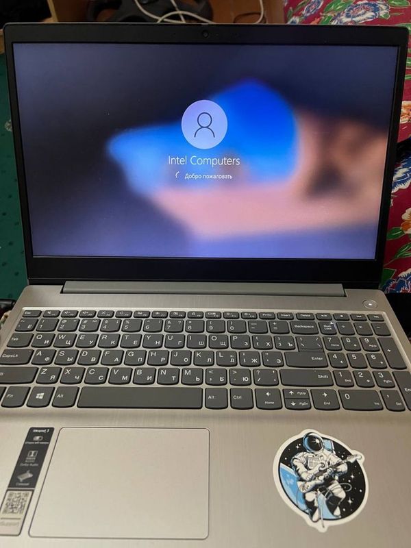 Noutbook Lenovo. Noutbook Lenovo.