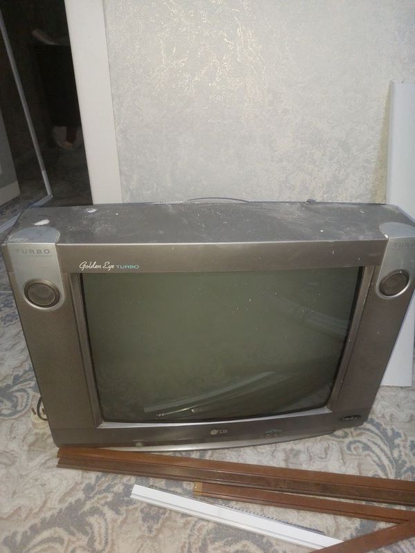 Televizor LG sotiladi Televizor LG sotiladi