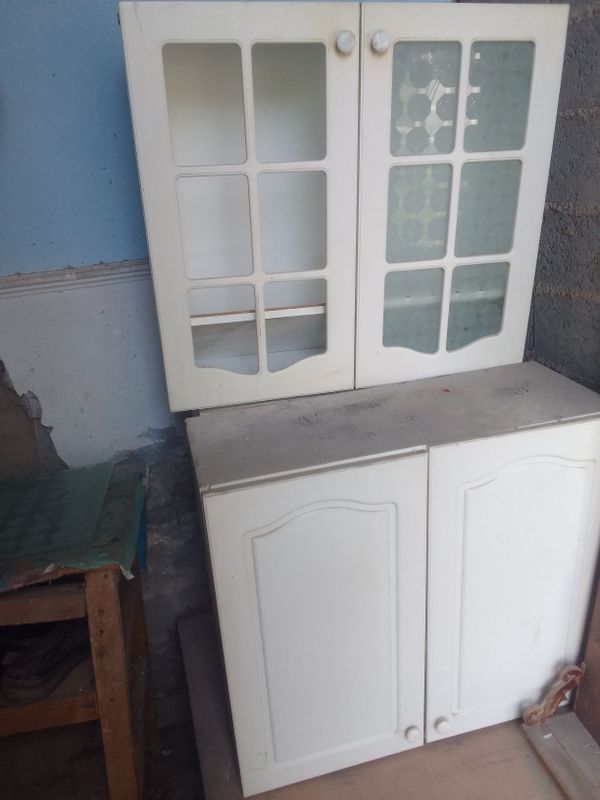 Kuxini mebel sotiladi Kuxini mebel sotiladi