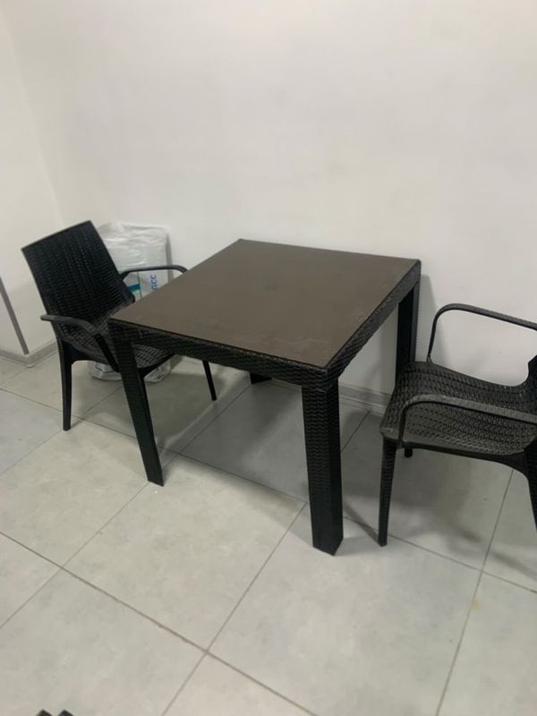 Stol stul sotiladi Oynali Stol stul sotiladi Oynali