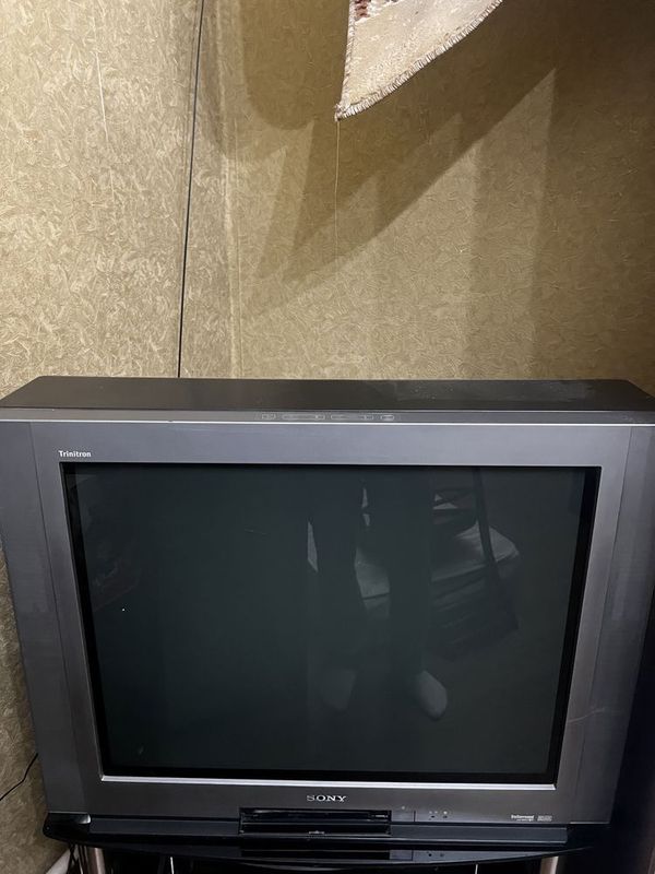 Продам телевизор SONY б.у 72 диагональ