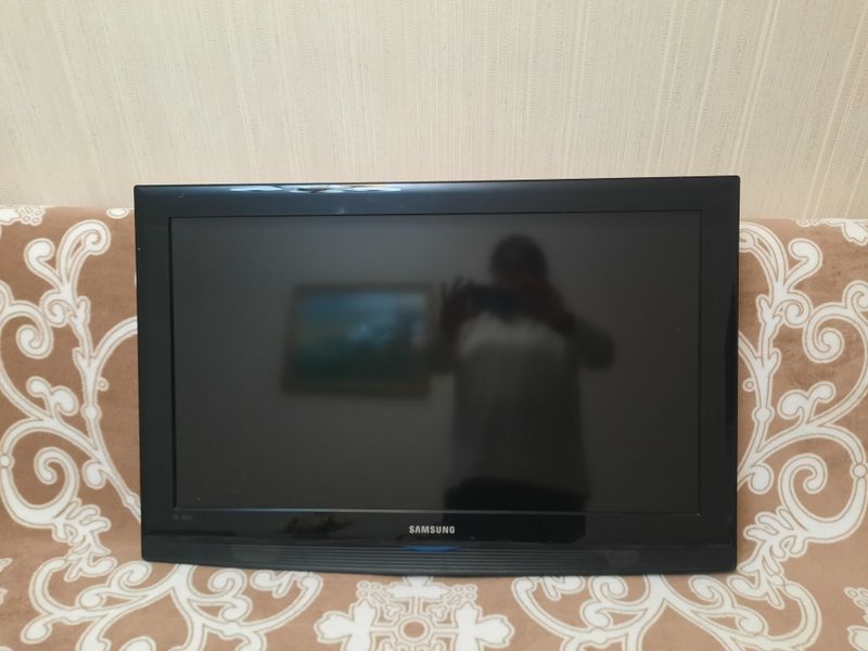 Телевизор Samsung LA32B350F1 Телевизор Samsung LA32B350F1