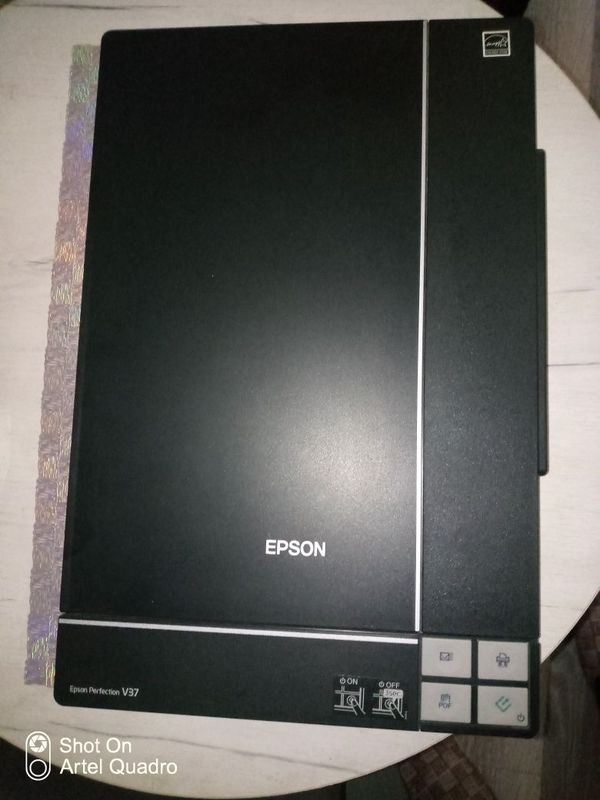 Сканер Epson Perfection V37