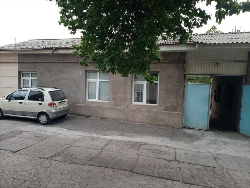 Uy hovli sotiladi manzil olim polvon roparasida ichkarida Uy hovli sotiladi manzil olim polvon roparasida ichkarida