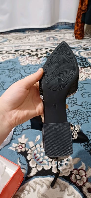 Tovoni õrtacha kabluk Tovoni õrtacha kabluk