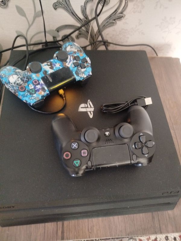 Playstation 4 pro 1 Tb