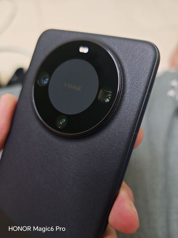 Huawei Honor Mate 60 titanium black iPhone 15 Huawei Honor Mate 60 titanium black iPhone 15