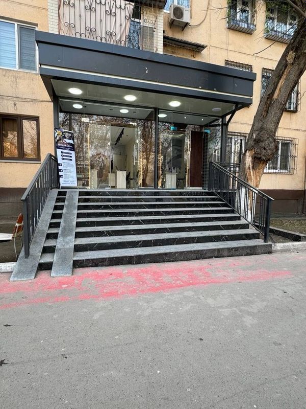 Продается 40м2 нежилое Учтепа налоговая вдоль дороги с арендатором Продается 40м2 нежилое Учтепа налоговая вдоль дороги с арендатором