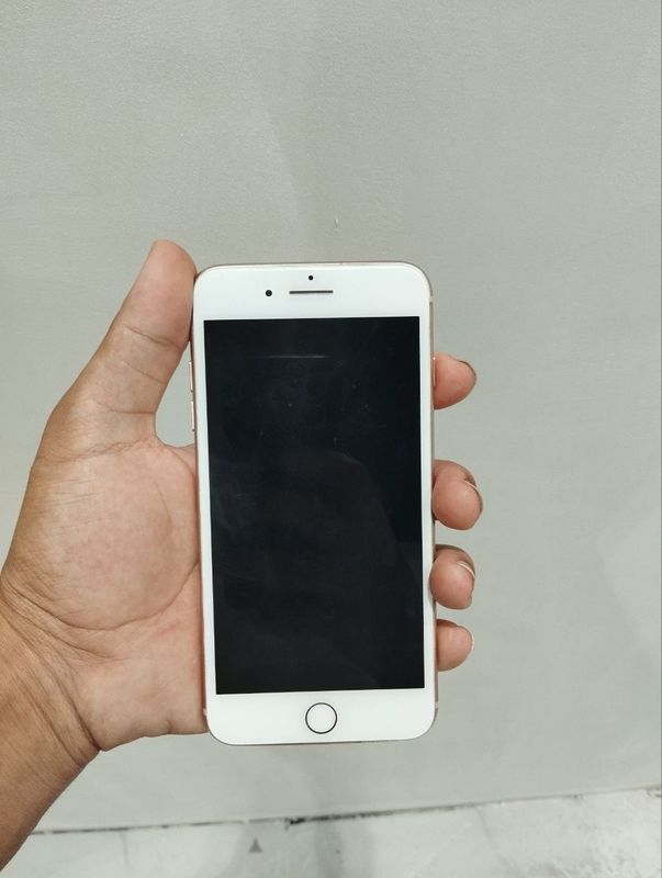 IPHONE 8 plus LLA 64GB 100$ IPHONE 8 plus LLA 64GB 100$