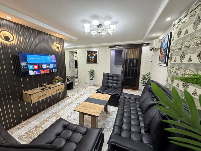 .8kvartal 2xona qilingan balkon 2x6metr 1chi etaj yangi remont 42m2 kv .8kvartal 2xona qilingan balkon 2x6metr 1chi etaj yangi remont 42m2 kv
