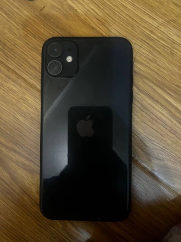 Iphone 11 sotiladi 64 talik qora kar dak yo paspurt kopiya beriladi