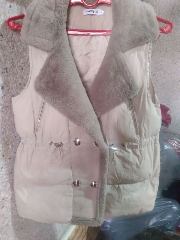 holati yangi 2 marta kiyilgan narxi 200ming
