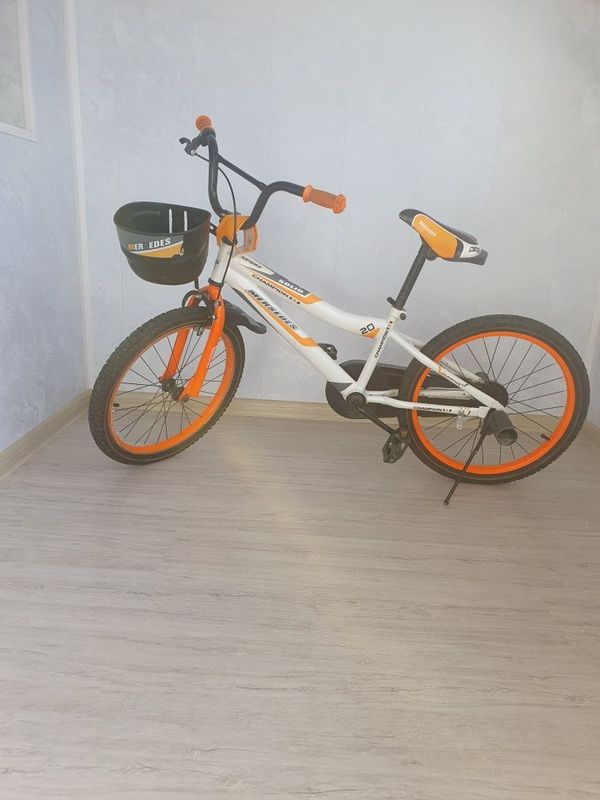 Velosiped sotiladi Velosiped sotiladi