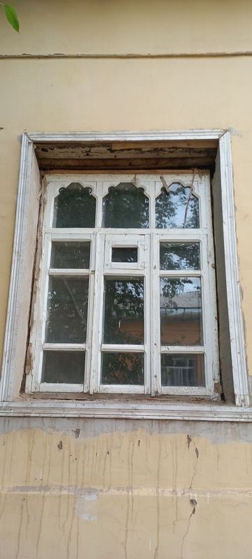 Oyna sotiladi , shishalari bilan òlcham 1.50×1.20 Oyna sotiladi , shishalari bilan òlcham 1.50×1.20
