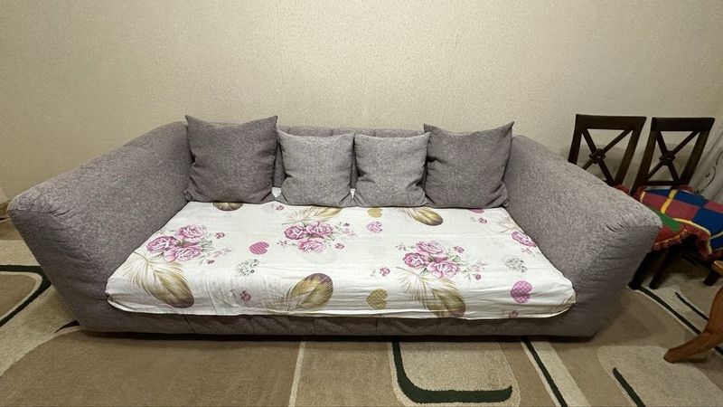Продам диван в хорошем состоянии. Продам диван в хорошем состоянии.