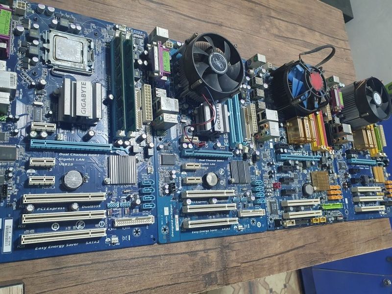 4та Gigabyte p41 p35 мат.платалар сотилади 4та Gigabyte p41 p35 мат.платалар сотилади