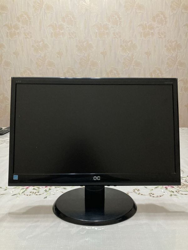 LCD Monitor AOC e950Swn 60Гц 1,5А