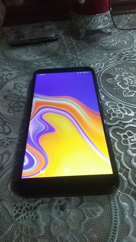 Samsung galaxy J 6 plus 32/3