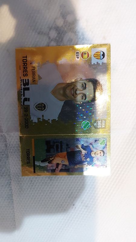 Золотая Наклейка Ферран Торрес FIFA 365! Золотая Наклейка Ферран Торрес FIFA 365!