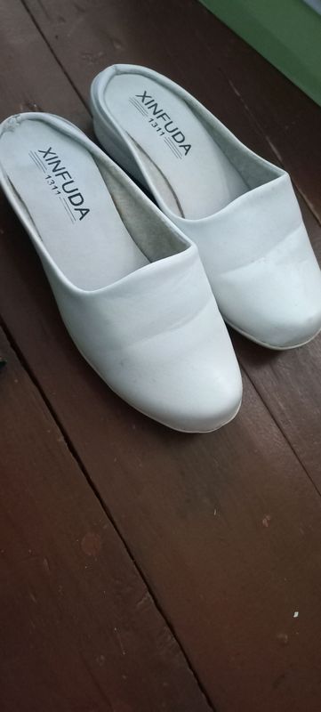 ayollar oyoq kiyimi ayollar oyoq kiyimi