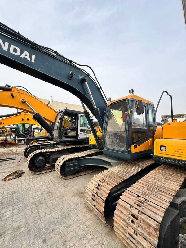 Hyundai R220LC-7 экскаватор сотилади Hyundai R220LC-7 экскаватор сотилади