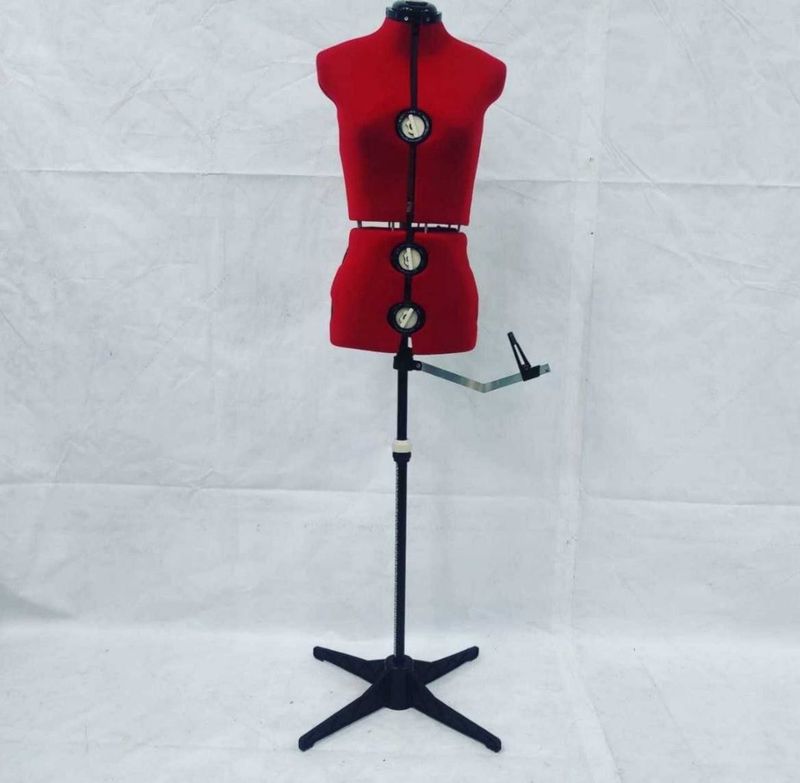 Maniken sotiladi Maniken sotiladi