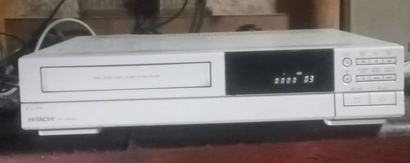 Hitachi VT-L 2600 E профессиональный видеомагнитафон Hitachi VT-L 2600 E профессиональный видеомагнитафон