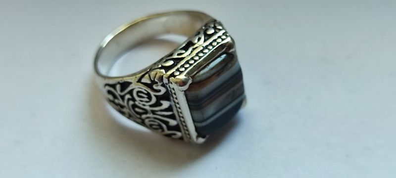 Кольцо серебряное с камнем АГАТ, разм.19 Кольцо серебряное с камнем АГАТ, разм.19
