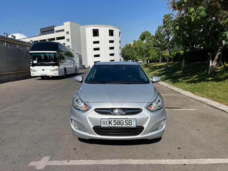 Продам HYUNDAI ACCENT 1,4L 2014 Продам HYUNDAI ACCENT 1,4L 2014