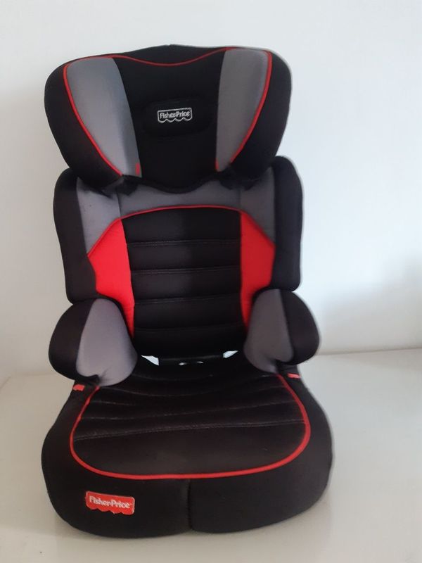 Детское сиденье от FisherPrice. В очень хорошем состоянии. 15-36кг. О