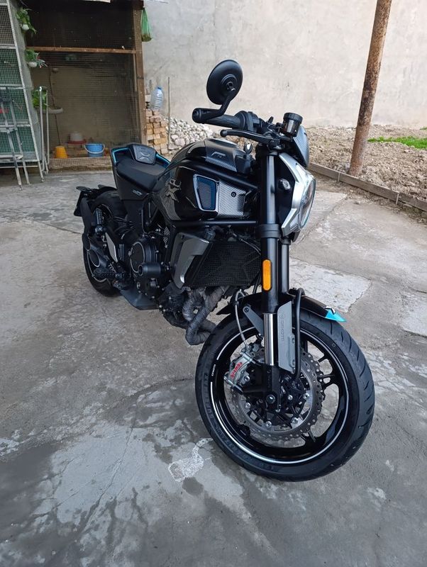 Motosikil 700 kub Motosikil 700 kub