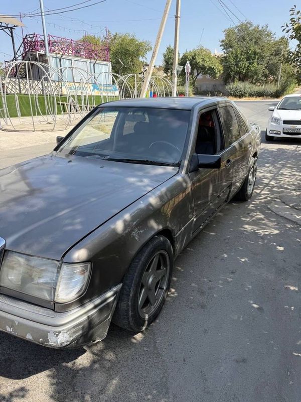 Мерседес бенз W124