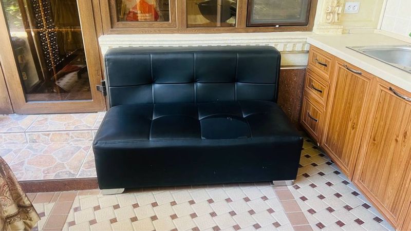 Продам диван срочно Продам диван срочно