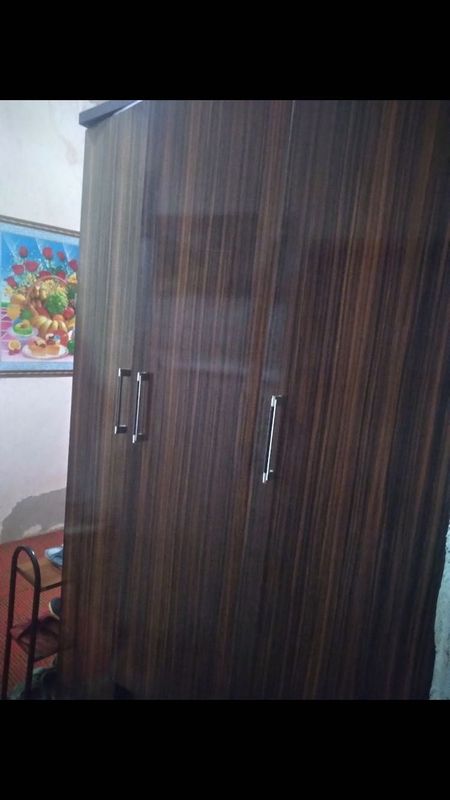 Продается шкаф хорошем состояние