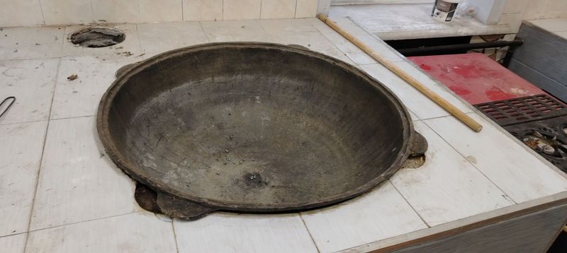 Katta-kichik qozonlar sotiladi (10L, 30L, 50L)