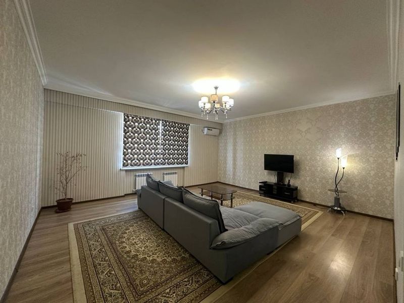 Сдаётся 3-х комн. Ц-2, Новостройка, Golden House