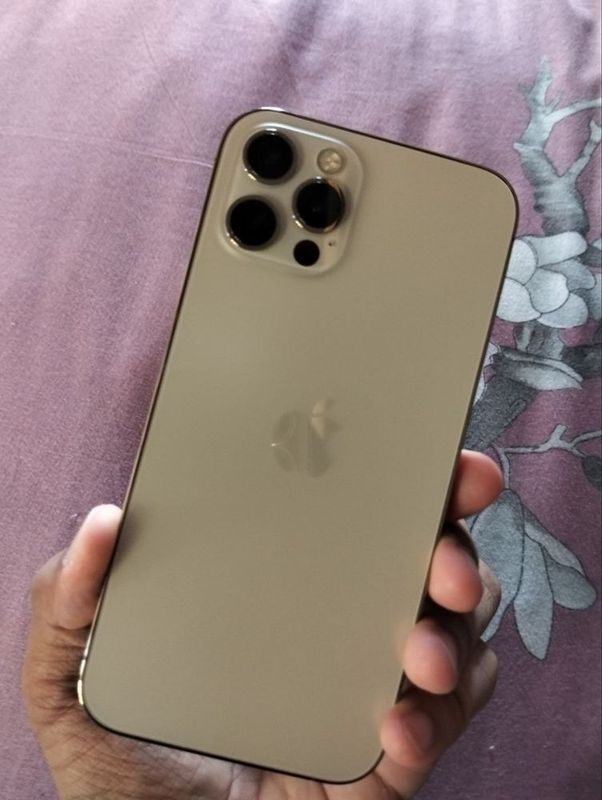Iphone 12 pro Цветь Голд Iphone 12 pro Цветь Голд