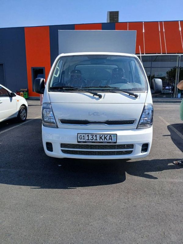Kia bongo 2700 sotiladi Kia bongo 2700 sotiladi