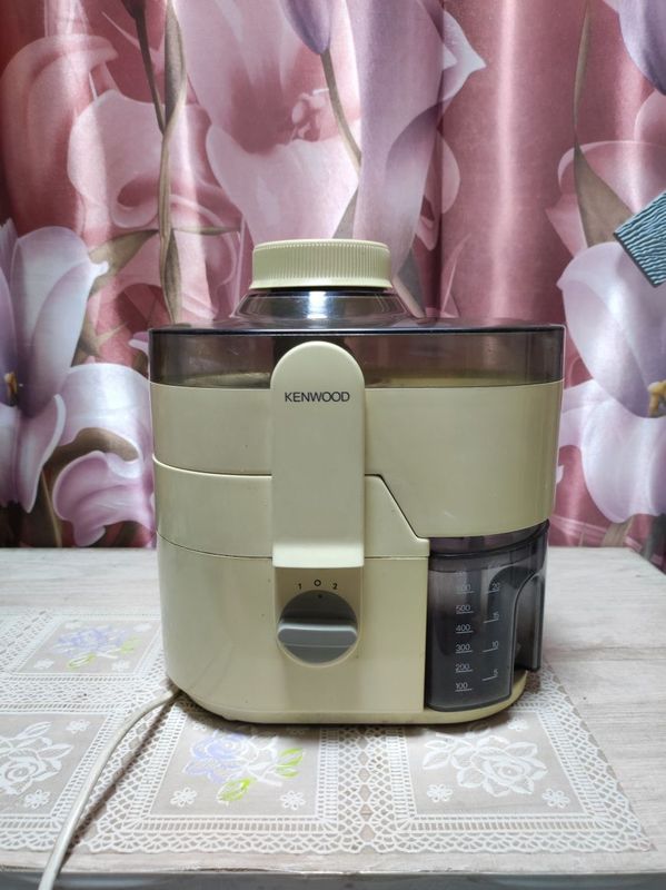 Соковыжималка Kenwood работает отлично. Не дорого Соковыжималка Kenwood работает отлично. Не дорого