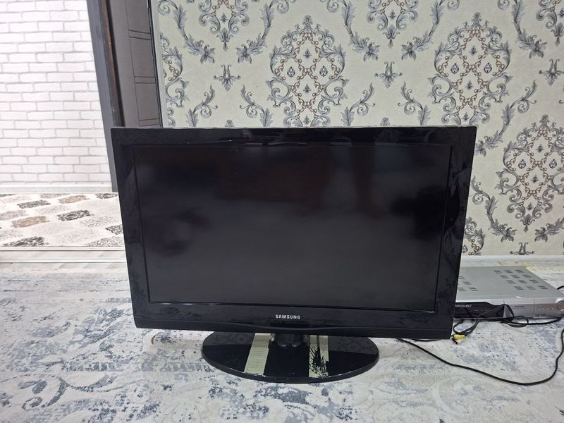 Телевизор Samsung 32 дюйм
